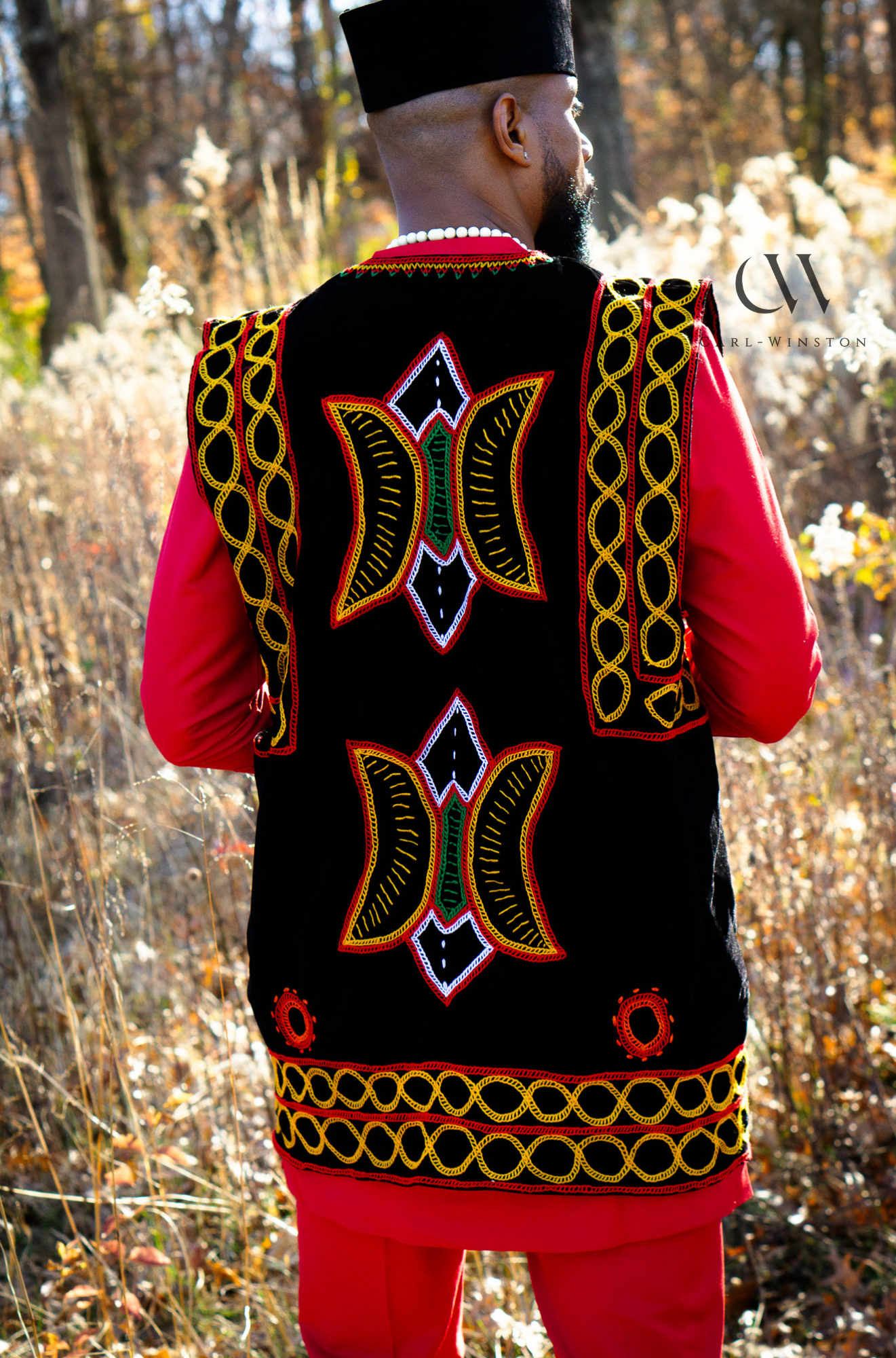 Toghu White Tusk Vest