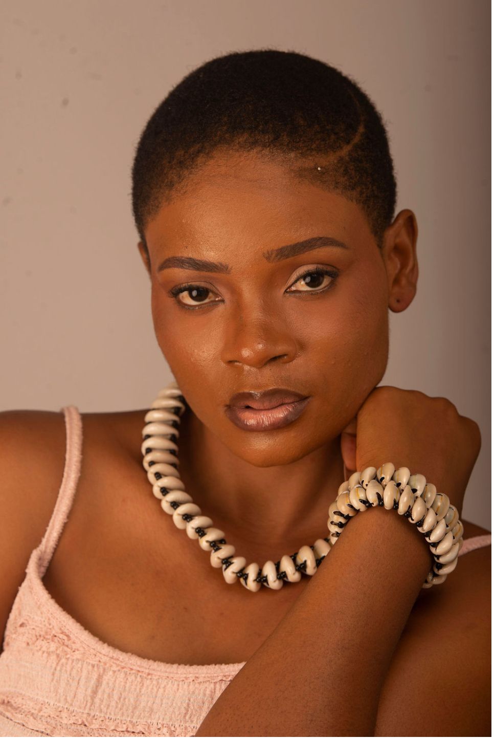Ndeh Ivory Tide Cowrie Set