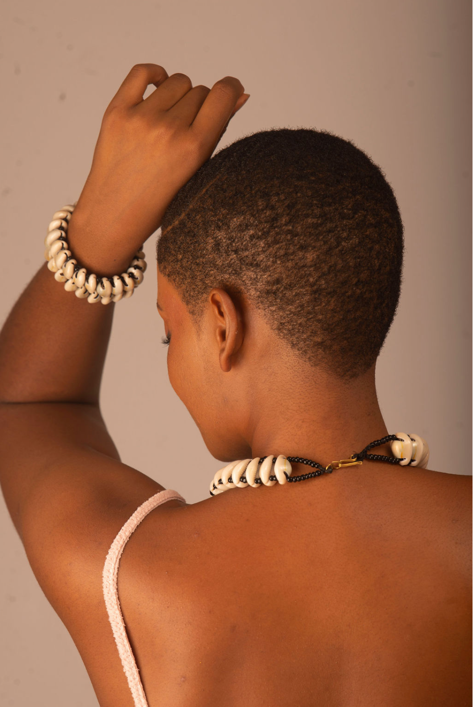 Ndeh Ivory Tide Cowrie Set